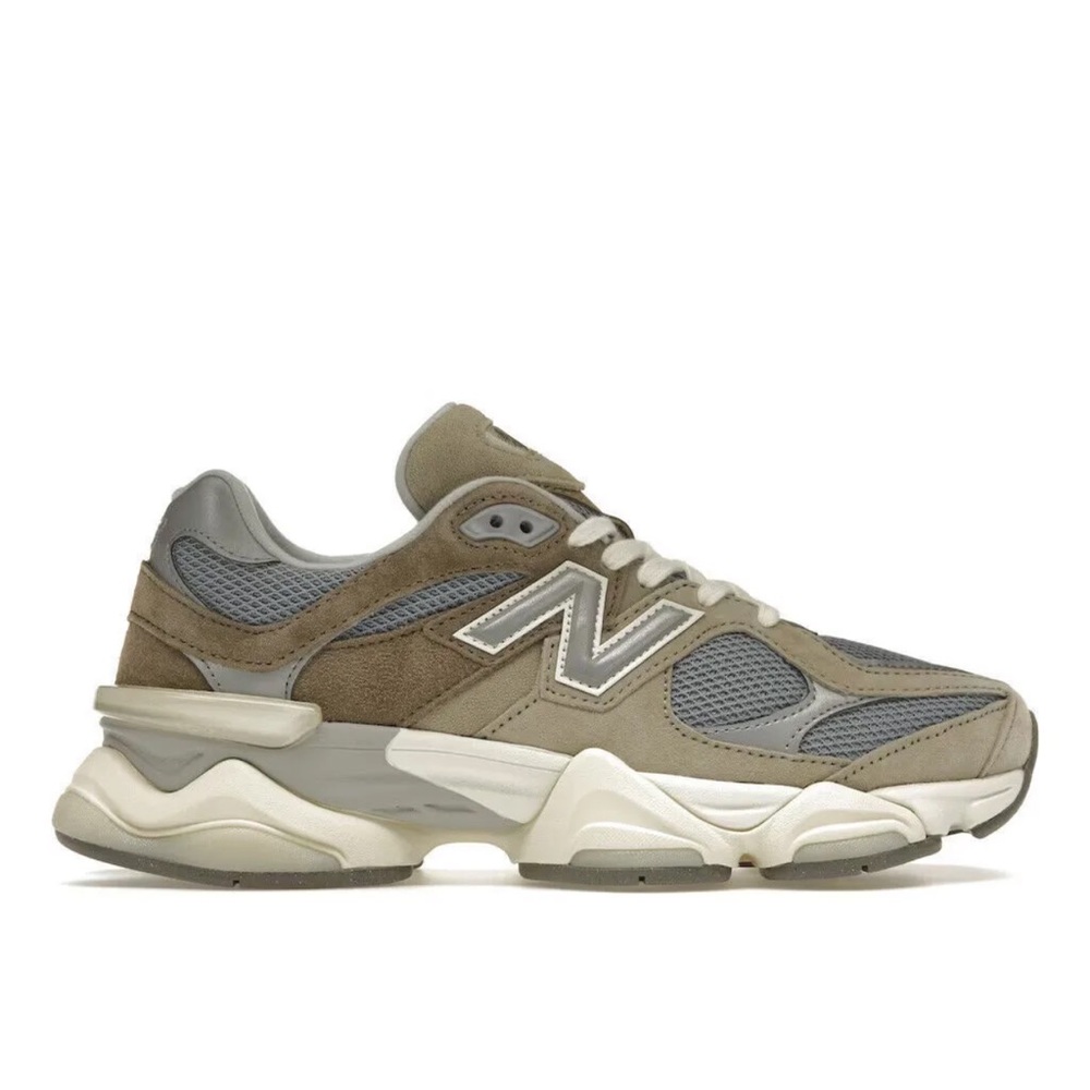 Size 10.5 - New Balance 9060 Low Cherry Blossom Pack - Mushroom
